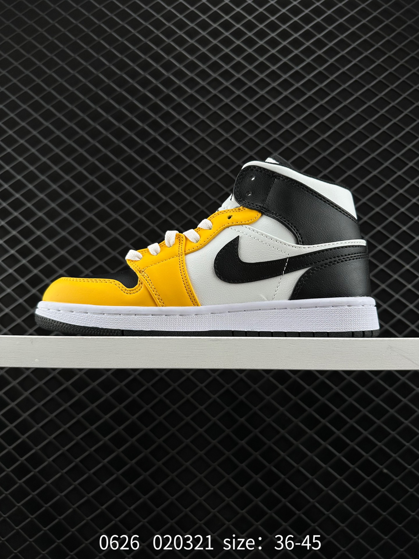 （NIKE）AIR JORDAN 1 MID